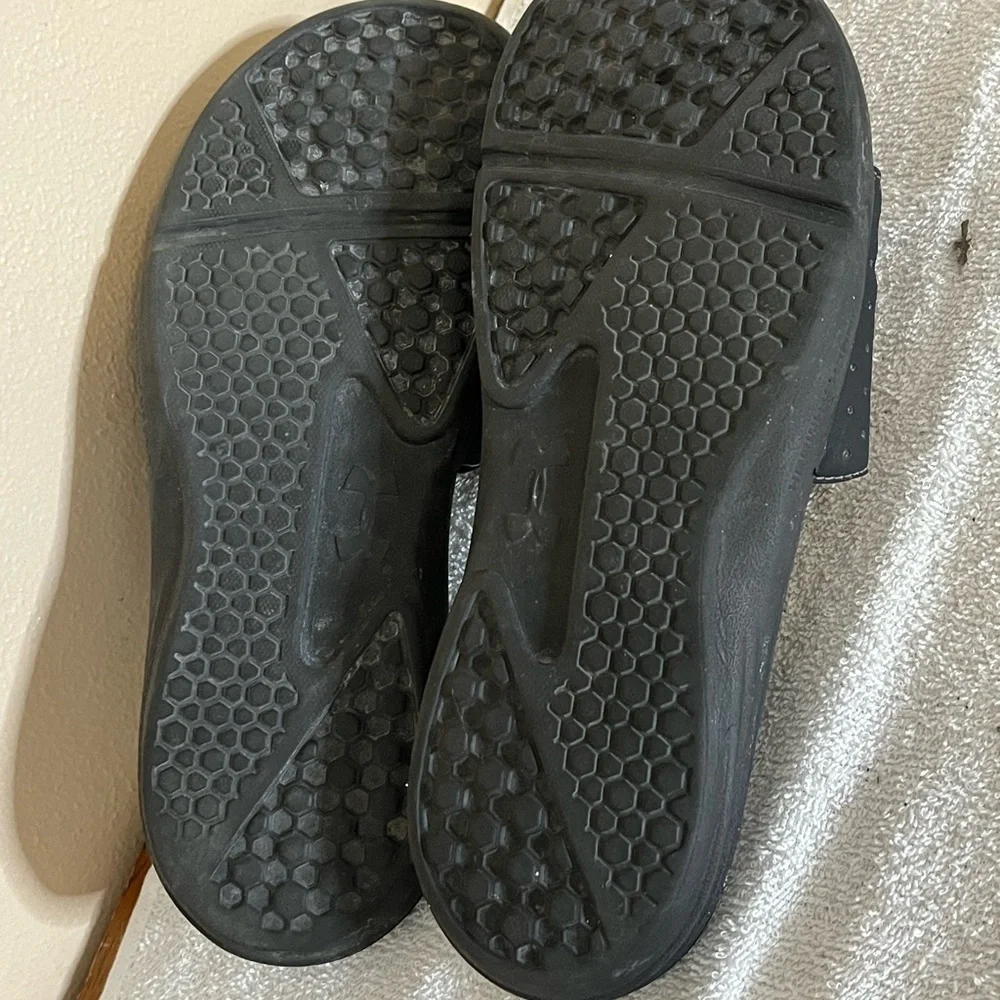 Under Armor Sandals Sz 10